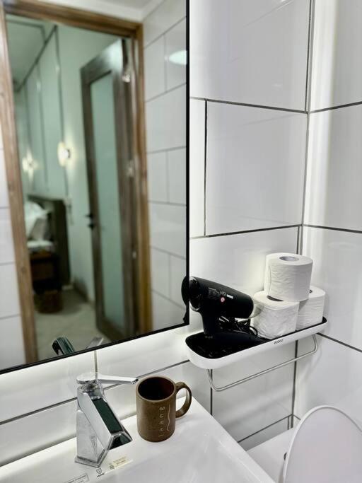 Apartmán Le Bijou Chic In The Heart Of Saigon Charm With View Ho Či Minovo Město Exteriér fotografie